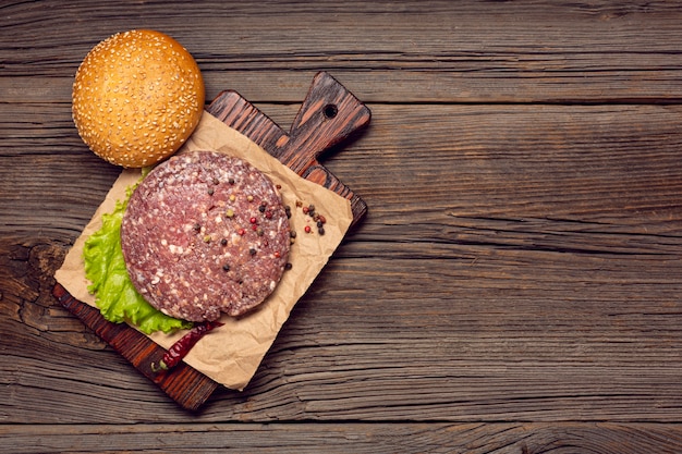 Free photo burger ingredients on a cutting board