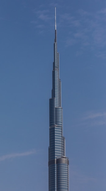 Free Photo  burj khalifa tower. this skyscraper is the tallest man-made structure in the world, measuring 828 m. completed in 2009.