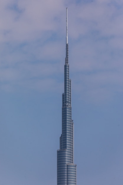 Free Photo  burj khalifa tower. this skyscraper is the tallest man-made structure in the world, measuring 828 m. completed in 2009.