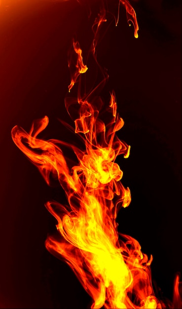 Free photo burning fire with close-up flames