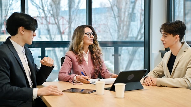 Free photo business meeting in an office