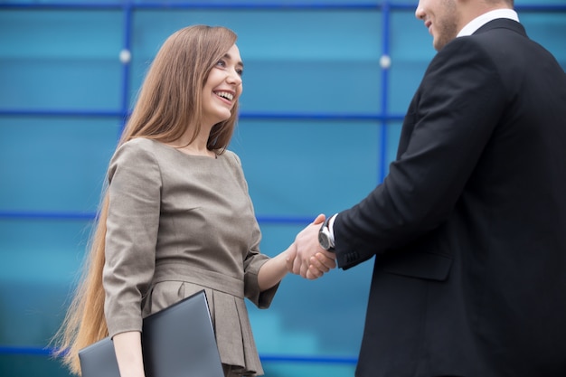 Free Photo business partners shaking hands