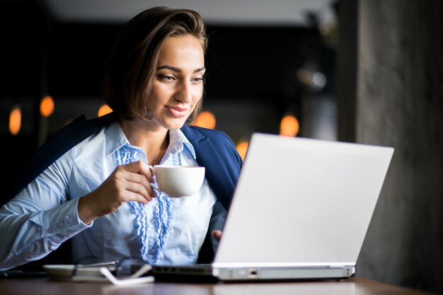 Business woman with laptop