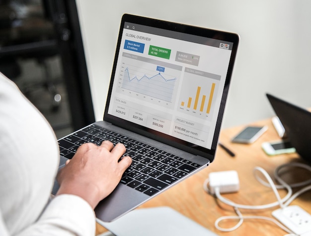 Free Photo businesswoman working on a laptop