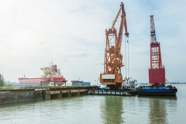 Free photo cargo container ship