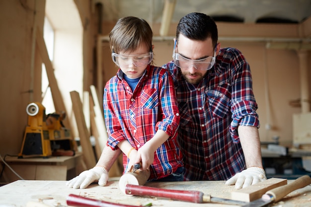 Free photo carving wood