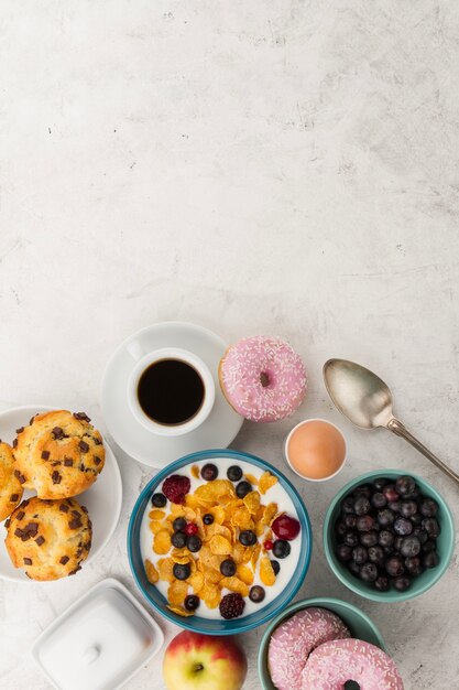 Cereals, berries and cupcakes