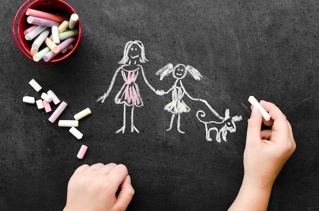 Free photo chalk drawing with single mom