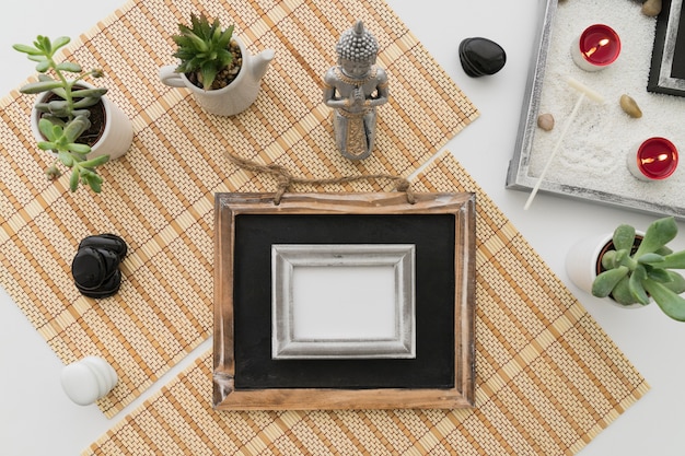 Free photo chalkboard with photo frame