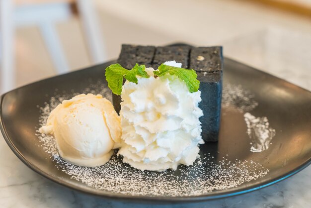 charcoal toast with ice-cream