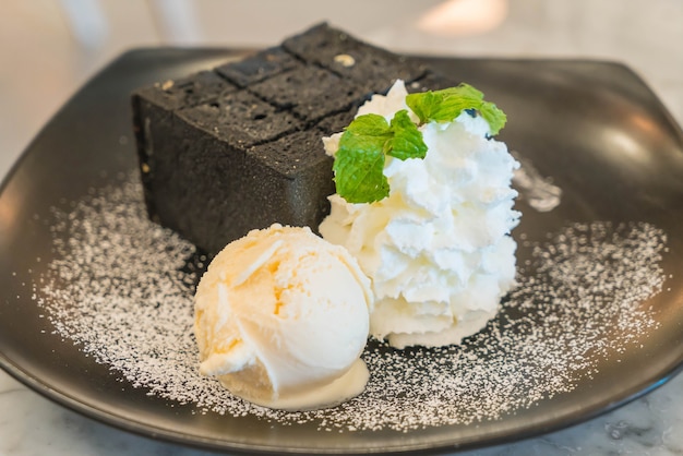 charcoal toast with ice-cream