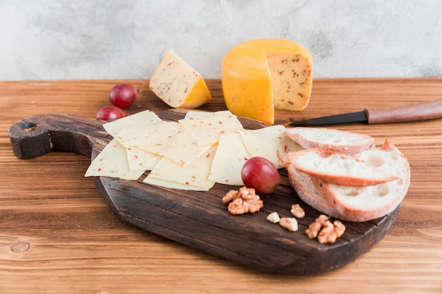 Free photo cheese appetizer