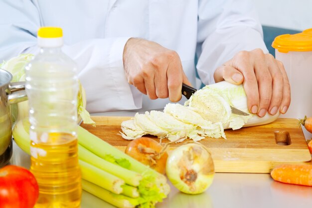 chef cooking  veggie salad