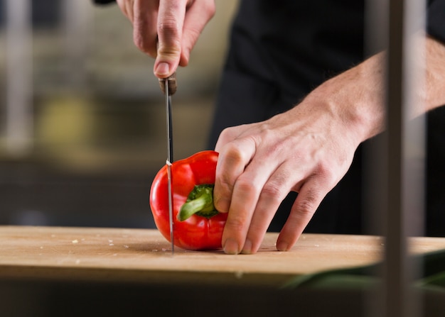 Free photo chef preparing a recipe