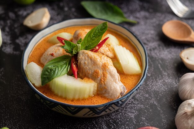 Chicken curry with winter melon, with mushroom, garlic, chilli and basil