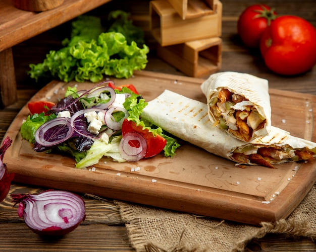 Chicken doner with chopped vegetables