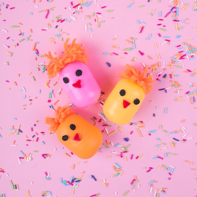 Free photo chickens made of egg toy boxes with sprinkles