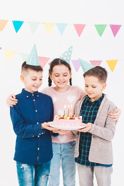 Free photo children celebrating a birthday