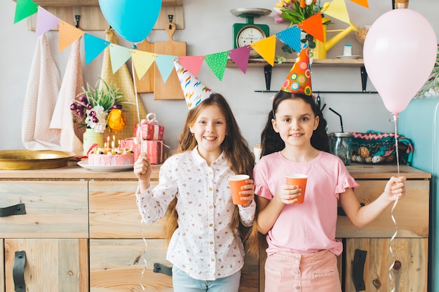 Free photo children celebrating a birthday