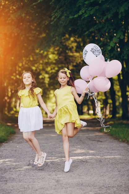 Free photo children with ballons