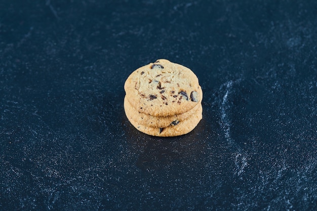 Chocolate chips cookies on a marble surface