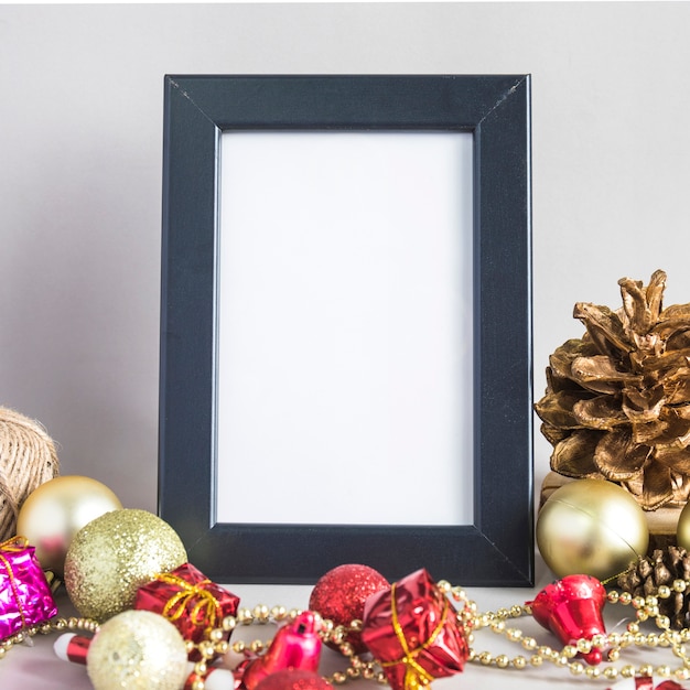 Free Photo christmas composition with black frame