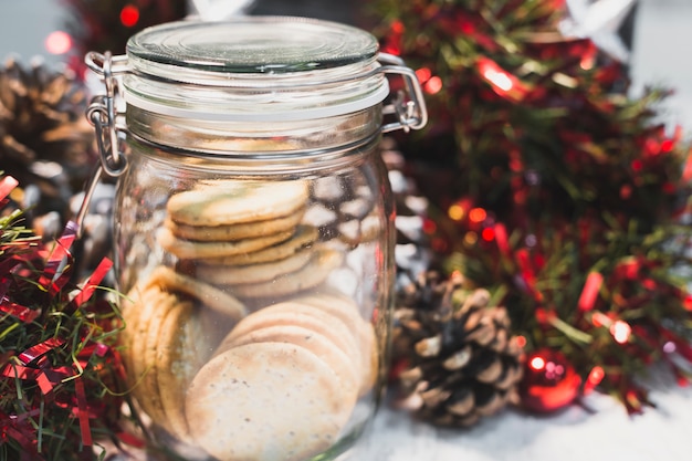 Free photo christmas decoration and cookies