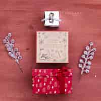 Free photo christmas decoration with two gift boxes