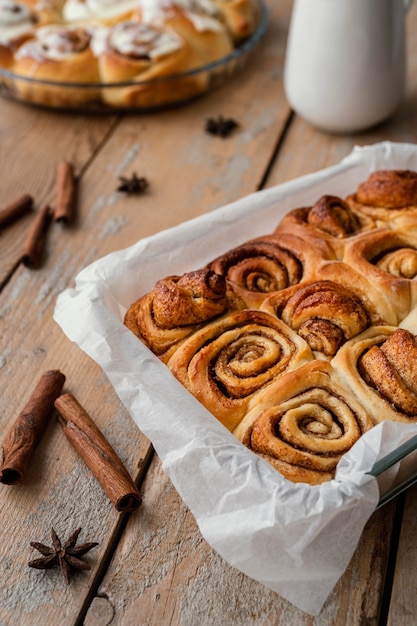 Free photo cinnamon rolls on tray high angle