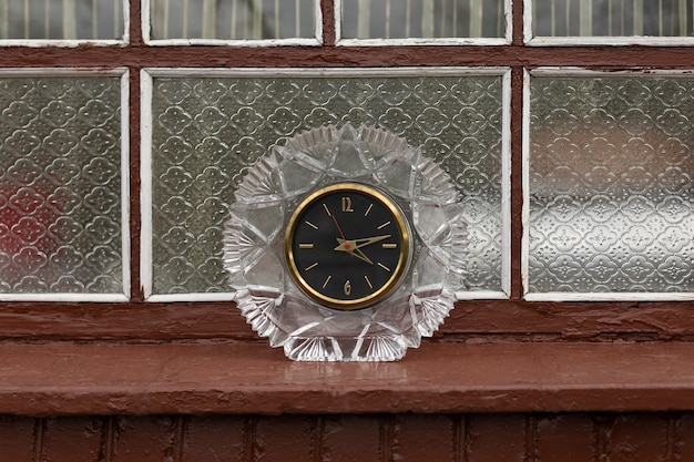 Free Photo circular clock indoors still life