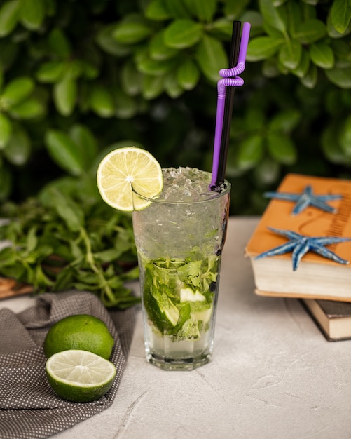 Classic mojito with ice and lime