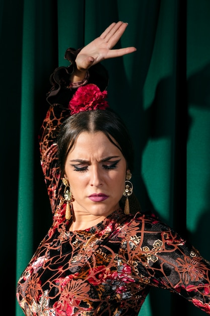 Free Photo classy flamenca dancer with eyes closed