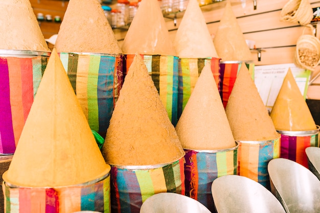 Free photo clay pots on market in morocco