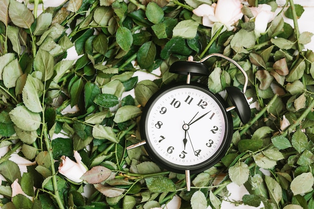 Clock in green and roses