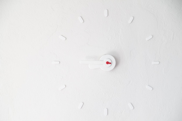 Free Photo clock on white wall