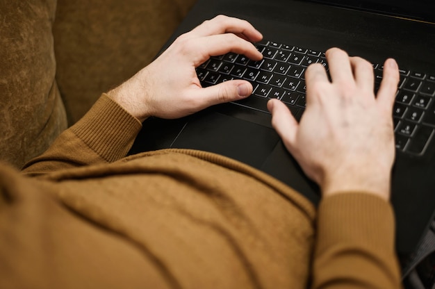 Free photo close-up adult male enjoying remote work