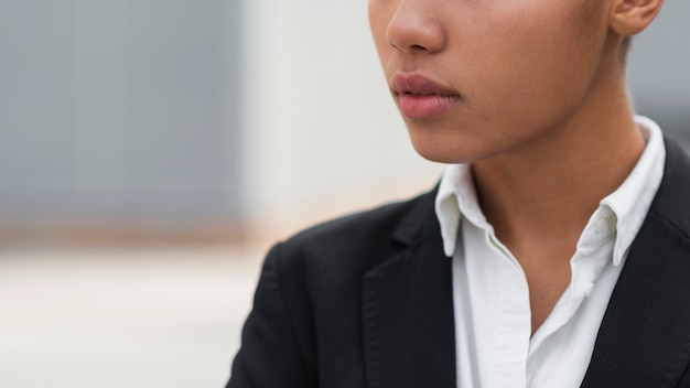 Free photo close up of afro american woman