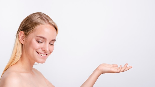 Free Photo close-up beautiful woman posing with copy-space