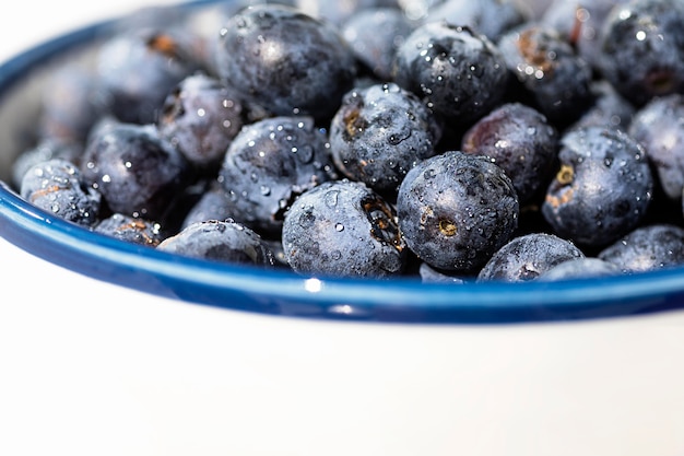 Free photo close-up blueberries in bowl