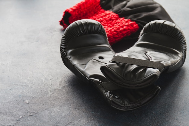 Free Photo close-up of boxing gloves