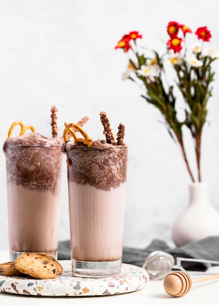 Free photo close-up chocolate milkshake