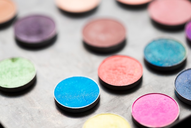 Free photo close-up colorful eyeshadows