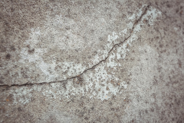 Free photo close-up of concrete wall with crack