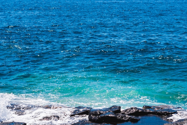 Free photo close-up crystalline water