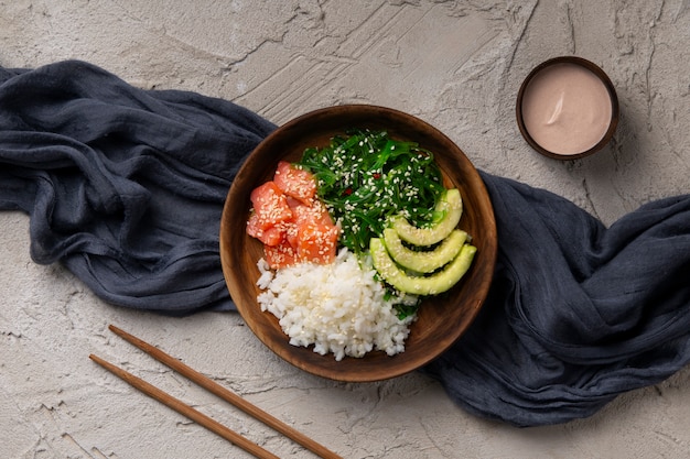 Free photo close up on delicious seaweed dish