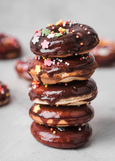 Free photo close-up donuts with frosting