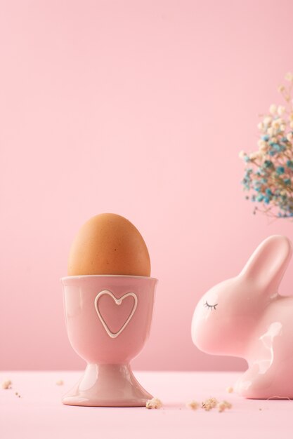 Close-up easter egg in nicely painted ceramic bowl