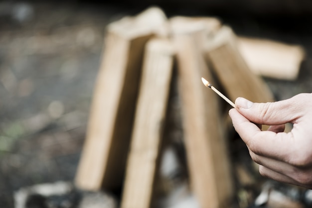 Free photo close-up fired matches