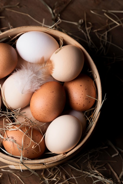 Free photo close-up fresh chicken eggs