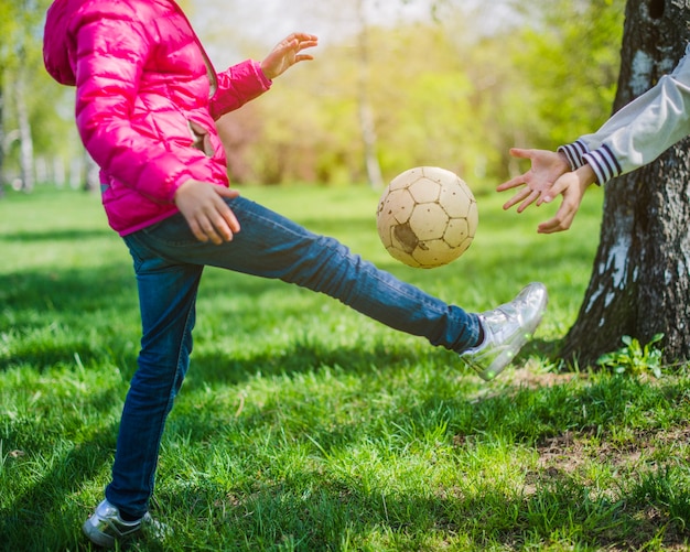 Free photo close-up of girl playing with ball